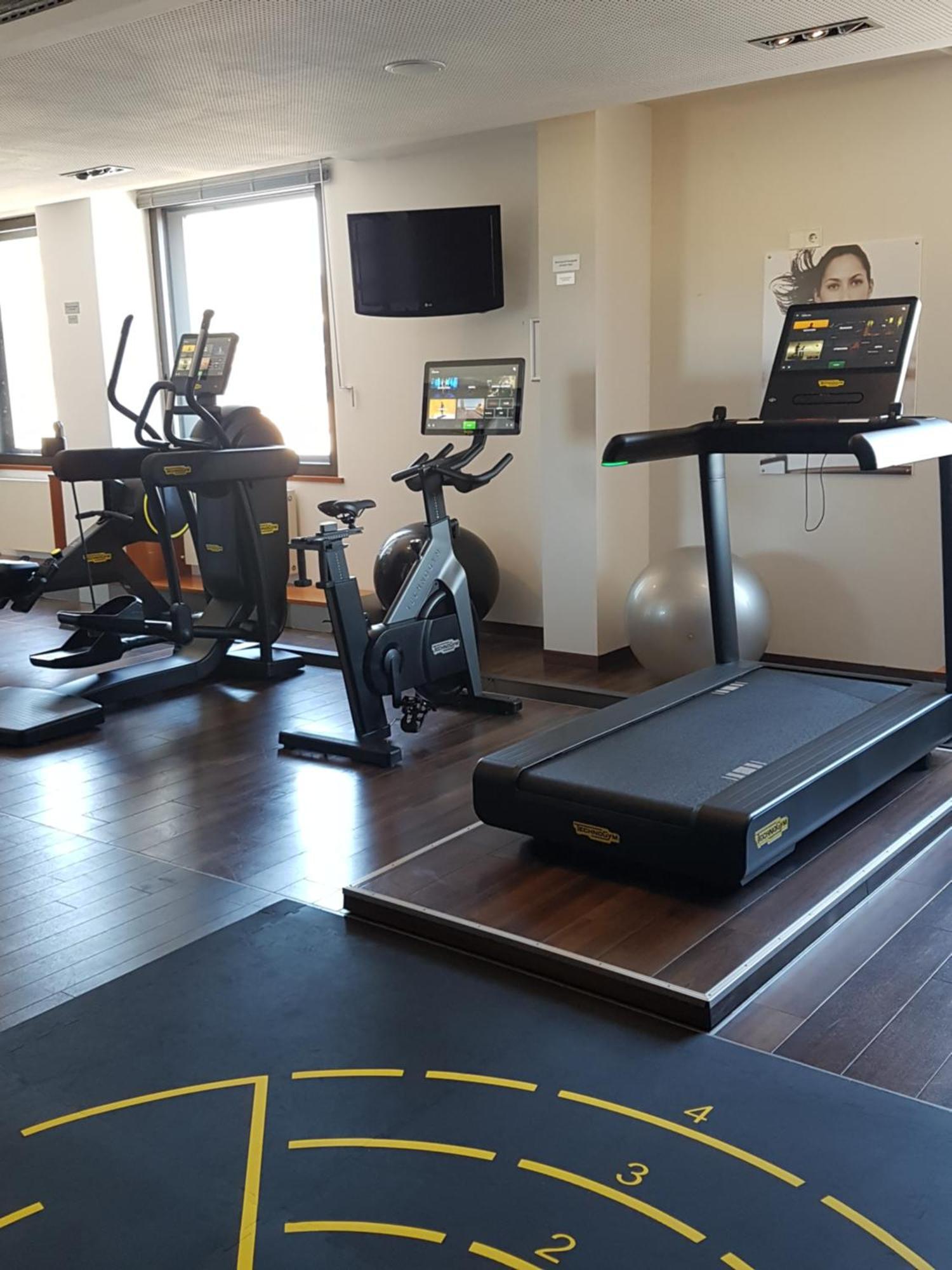 Steigenberger Graf Zeppelin Hotel Stuttgart Exterior photo Technogym Wellness Suite